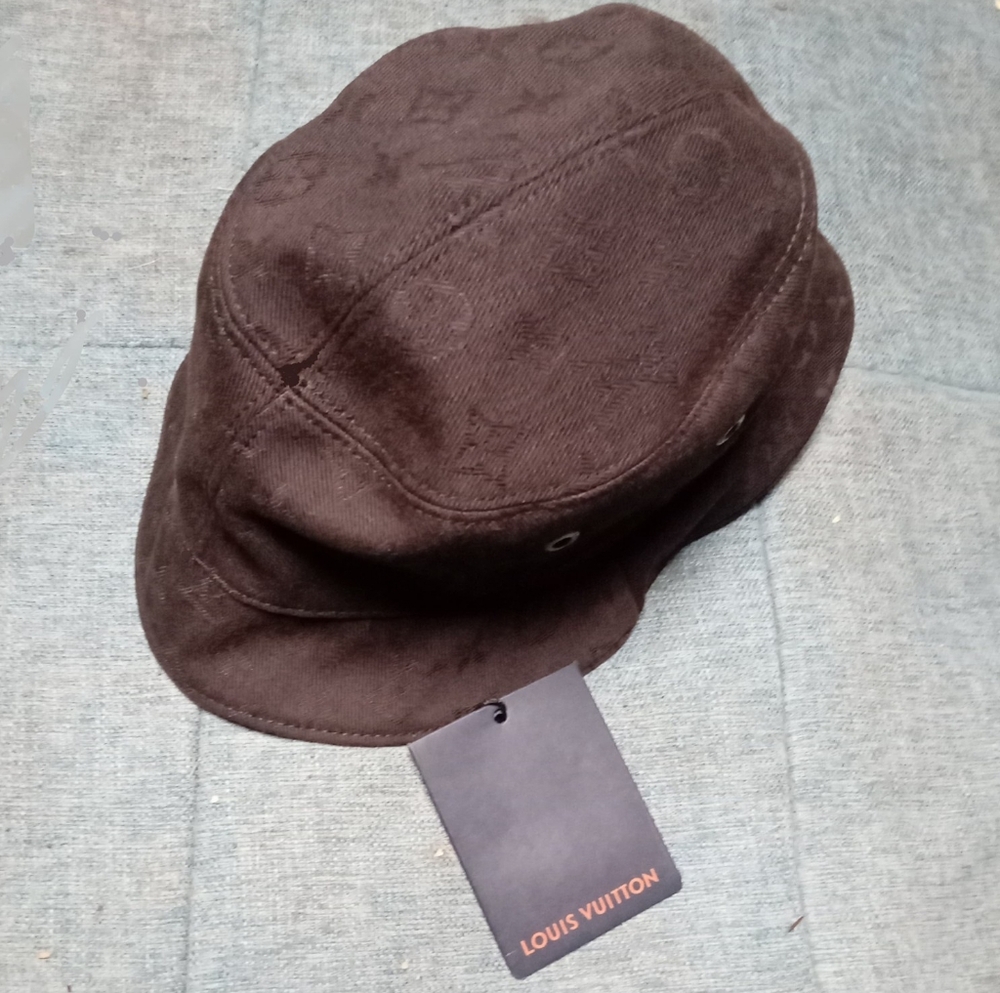 Louis Vuitton Men's Reversible Black Monogram Hat